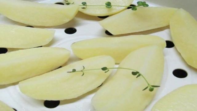 Молодой картофель на пару