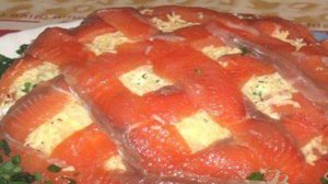 Салат с соленой семгой