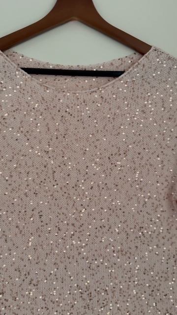 Футболка связана из хлопка с пайетками 3 мм #вязаниеспицами #knitting #вязание #вязаниеназаказ смотреть онлайн