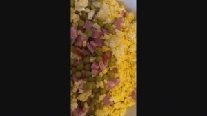 ГОТОВИМ САЛАТ ЗИМНИЙ «ОЛИВЬЕ»  #еда #вкусно #готовимдома #like #food #fish #лучшее #завтрак #обед