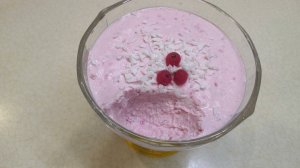 Творог и клубника в этом потрясающем десерте для худеющих. Калорийность радует!
