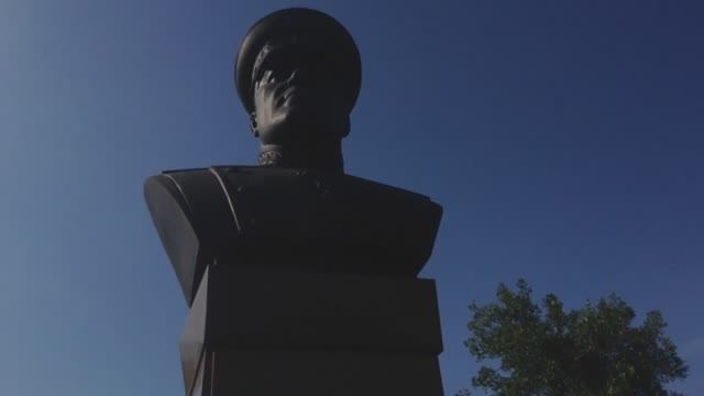 СКВЕР МАРШАЛА ЖУКОВА.г.НОВОКУЗНЕЦК .МУЗЕЙ ВОЕННОЙ ТЕХНИКИ.К 80-ЛЕТИЮ ДНЯ ПОБЕДЫ