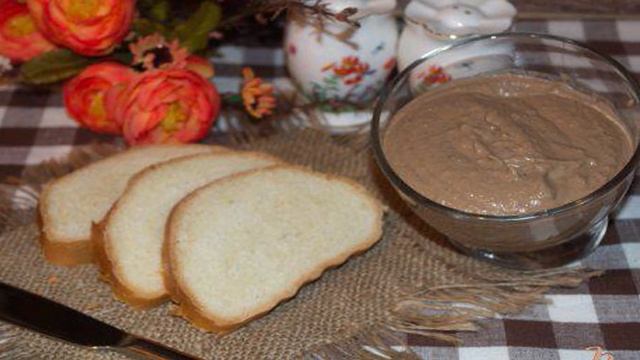 Паштет из куриной печени со сливочным маслом