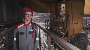 Машинист крана металлургического производства ОЭМК Виктория Брызгалова – о своей работе