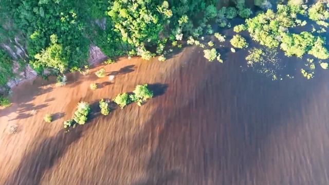 Спешил порадовать жену. Но ее не оказалось дома. Решил найти ее у подруги. Но то, что увидел там.. смотреть онлайн