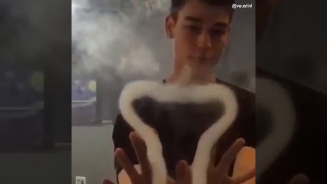 а вы так умеете (самая топовая подборка трюков с вэйпом!!) смотреть онлайн