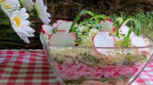 Салат из редиса, огурца и сыра