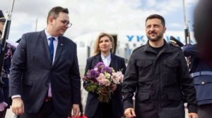 Зеленский находится с визитом в Чехии. 

Он заявил, что Украина хочет продолжения чешской артиллерий