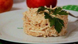 Салат из яблок и сельдерея