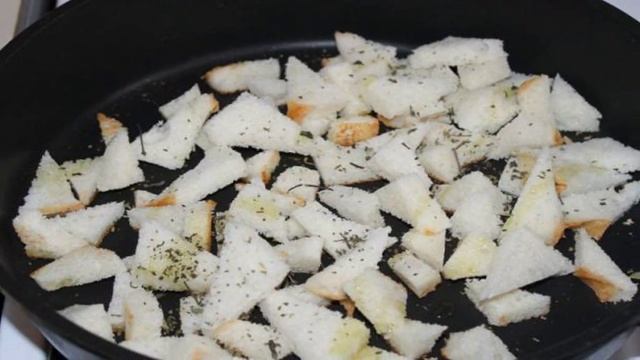 Мясной салат с перепелиными яйцами