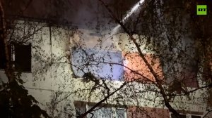 МЧС ликвидирует пожар в многоквартирном доме в Москве