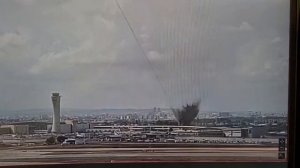 РАКЕТА С ЙЕМЕНА: в районе аэропорта Бен-Гурион в Тель-Авиве, Израиль, упала ракета.