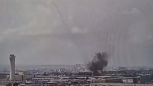 ⚡Йемен нанес удар гиперзвуковой ракетой в район международного аэропорта Бен Гуриона в Тель-Авиве.