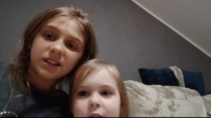играем с Полинкой у бабушки Люды