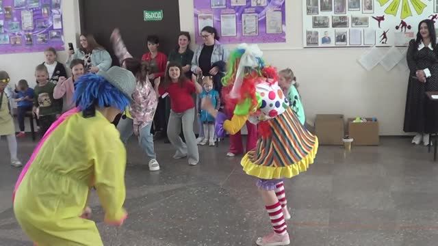 РАЗВЛЕКАТЕЛЬНАЯ ПРОГРАММА ДЛЯ ДЕТЕЙ ПЕРВОЕ МАЯ 2025 АТАМАНСКИЙ ДК смотреть онлайн