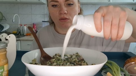 Мукбанг окрошка с айраном #мукбанг #фудблогер #еда