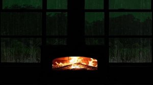 Дождь за окном - Потрескивающий огонь в камине и туманная атмосфера для сна, учебы, расслабления