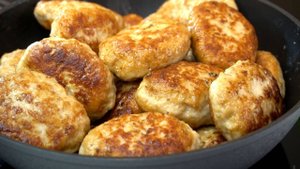 ВКУСНЫЕ КОТЛЕТЫ ЗНАМЕНИТОГО ПОВАРА подслушала рецепт, теперь родные просят готовить только так