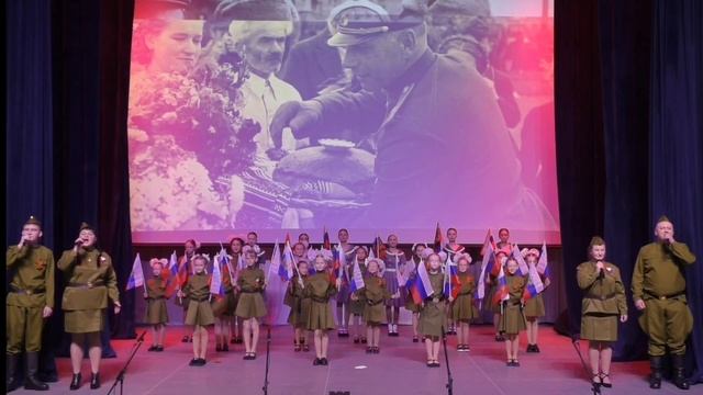 Сборный коллектив МАУ "Бабушкинский ИКЦ" - "Цветы Победы".mp4 смотреть онлайн