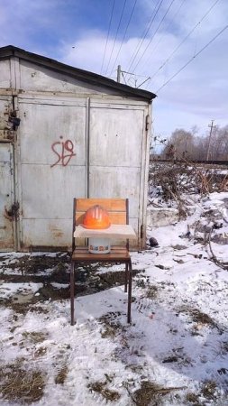 Что будет если кинуть петарду в кастрюлю?