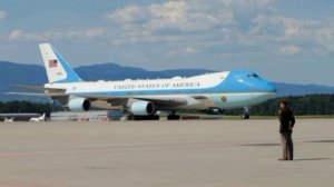 Когда «Америка снова станет великой»: После 2035-го года...😂😂😂

Или позже. А пока у Дональда Трам