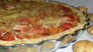 Сырный пирог с фасолью и беконом