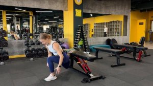 Болгарский сплит-присед. Разбор упражнения на ягодицы с Полиной Стасевой