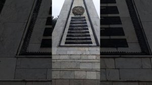 Памятник рабочим и крестьянам в Геленджике, павшие в боях с буржуями и их прихвостнями.