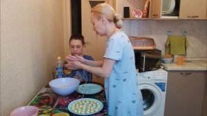 Вагон пончиков 😊 Печём вместе с Тёмой! На улице дождик, а мы будем пить вкусный чай и есть пончики