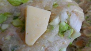 Котлеты куриные с капустой и сыром