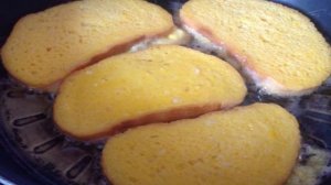 Гренки с яйцом и сыром