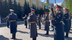 ОГОНЬ ПАМЯТИ В МОСКВЕ У МОГИЛЫ НЕИЗВЕСТНОГО СОЛДАТА К 9 МАЯ АЛЕКСАНДРОВСКИЙ САД