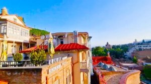 Тбилиси, старый город, в мае