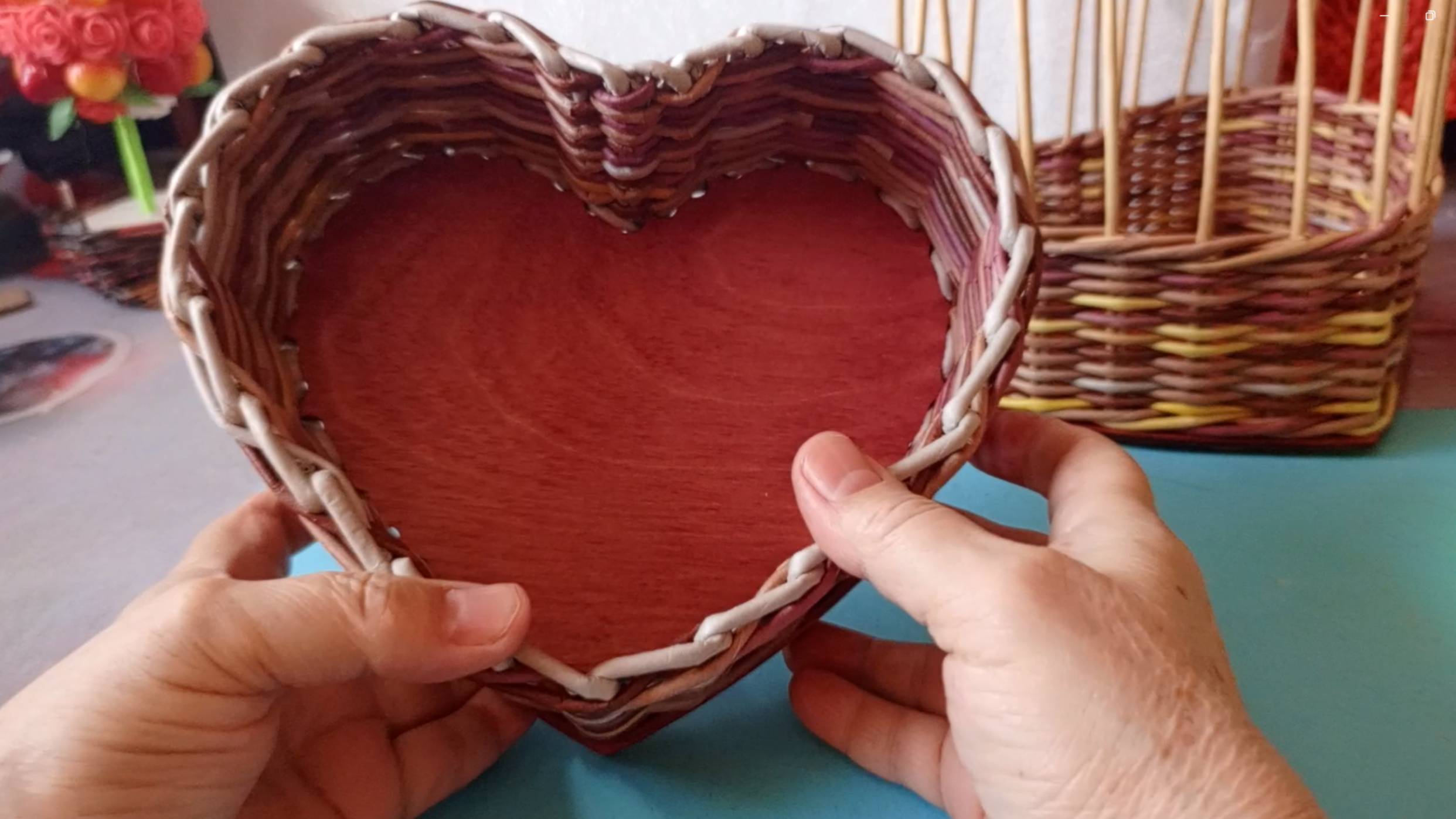 Корзинка сердце на фанерном дне. смотреть онлайн