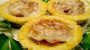 Картофельные корзинки с мясом и овощами