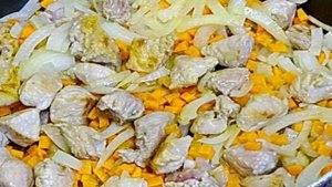 Свинина с консервированной фасолью