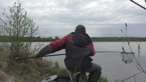 ЗАБРОСИЛ ПОПЛАВОК В КАМЫШ, ПОДСАК СНОВА В ДУГУ. ГУСТЕРА И ПЛОТВА НА ТЕЧЕНИИ