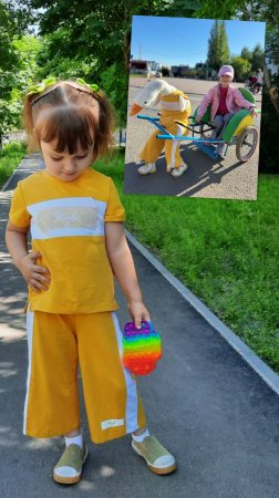 Немного юмора🤣 То чувство, когда вещи за тобой донашивает не младшая сестра, а младший гусь 🪿