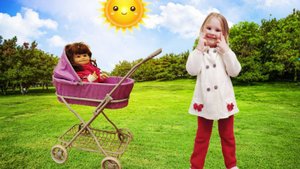 Диана и папа идут в парк