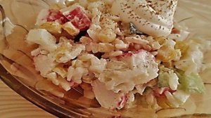 Салат с крабовыми палочками и рисом