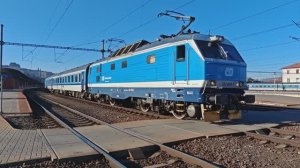 Шкода 151 019-7 отправляется с пассажирским поездом