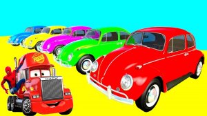 Цветные маленькие машинки и грузовик Маккуина с Забавными Супергероями мультфильм для детей