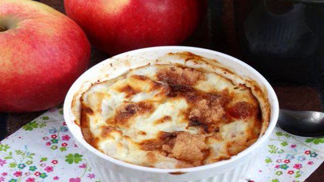 Творожная запеканка с яблоком и кумкватами