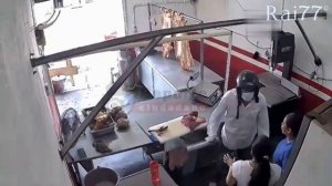 Две работницы мясной лавки дали отпор грабителю в Мексике