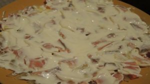 Слоёный салат с красной рыбой