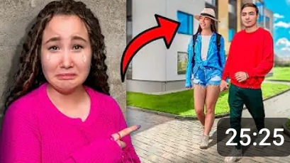 Никита с девушкой 
а света кемер одна