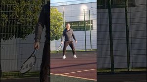 Играем в Теннис на площадке в Сочи Адлеровский район