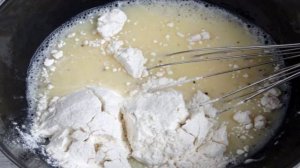 Фритатта с брокколи луком-пореем и ветчиной