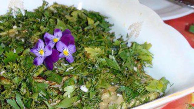 Кабачки жаренные, с зеленью и чесноком. Мой любимый вариант.