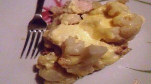 Куриное филе с цветной капустой под сливочным соусом в мультиварке